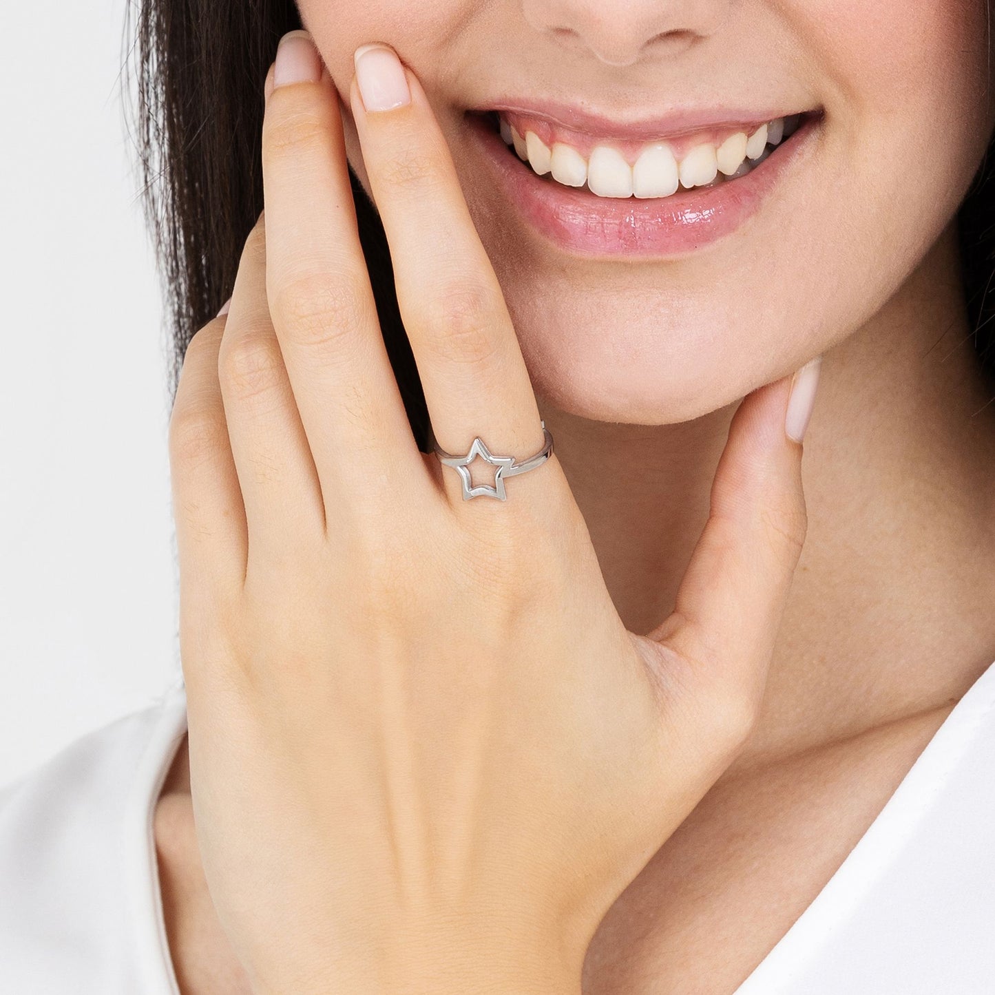 WOMAN STEEL RING WITH HOLLOW STAR