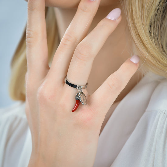 WOMEN'S STEEL HORN RING WITH RED ENAMEL AND FOUR-LEAF CLOVER