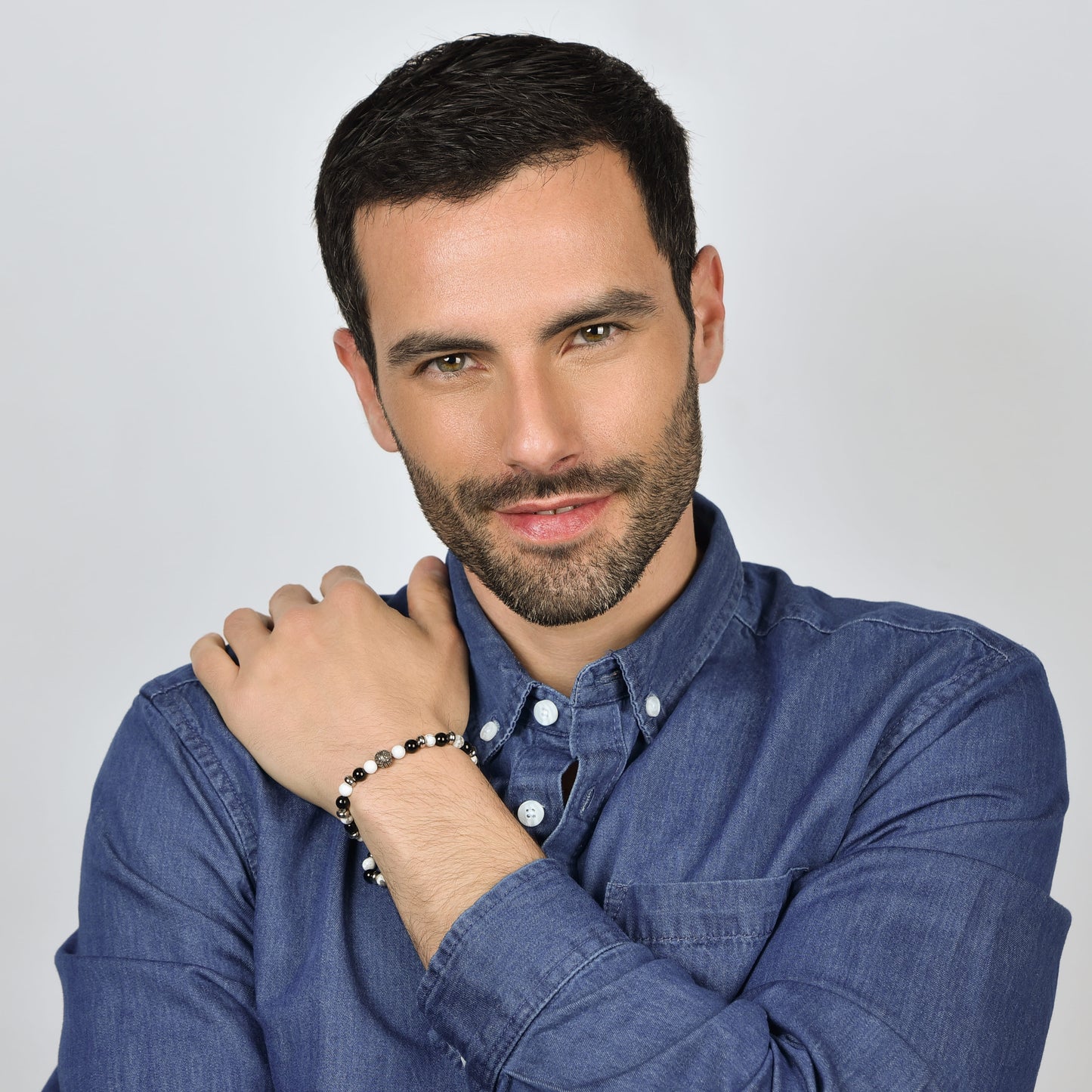 MEN'S ELASTIC BRACELET WITH BLACK AND WHITE STONES AND STEEL ELEMENTS