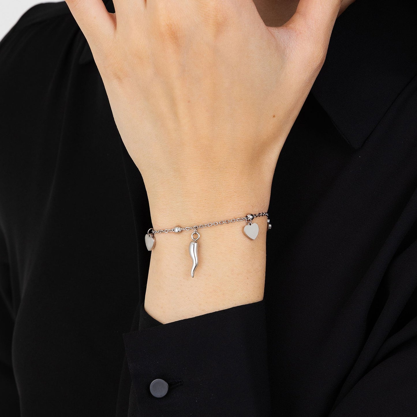 WOMEN'S STEEL BRACELET WITH HEARTS AND HORN