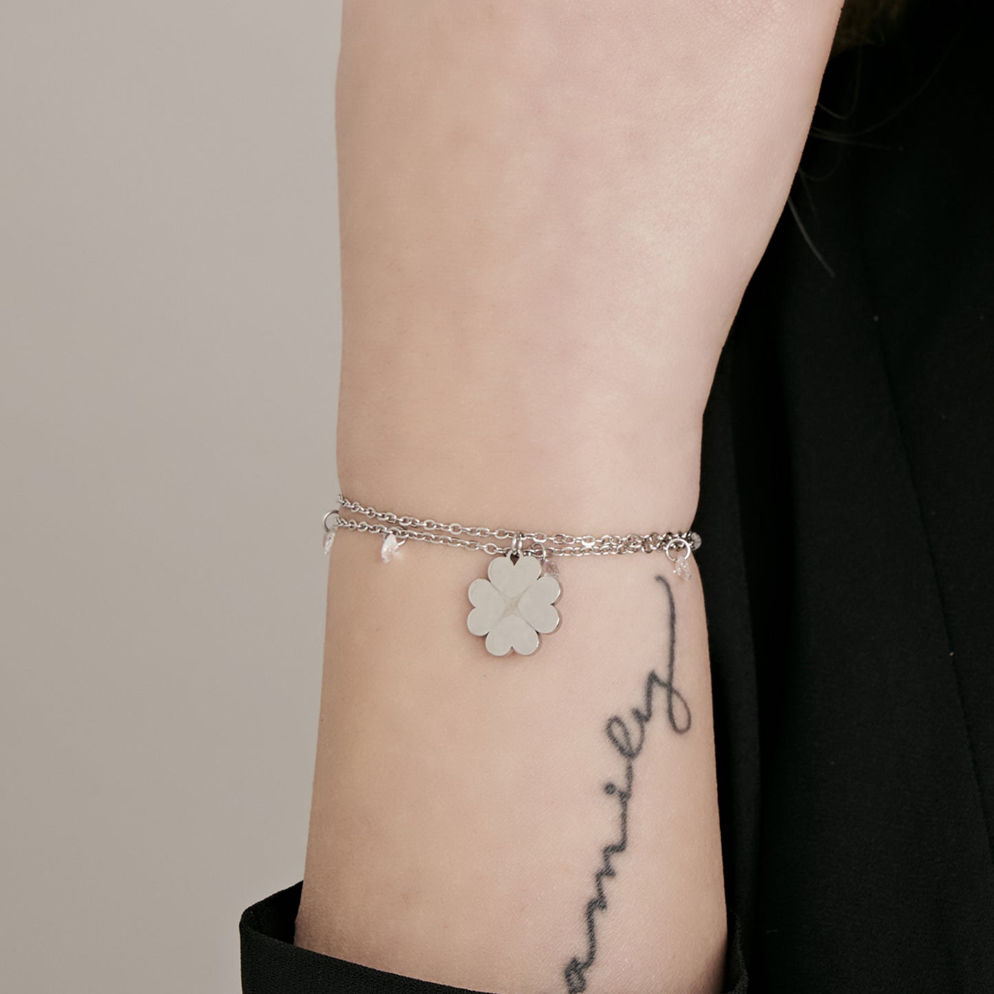 WOMAN STEEL BRACELET WITH STAR