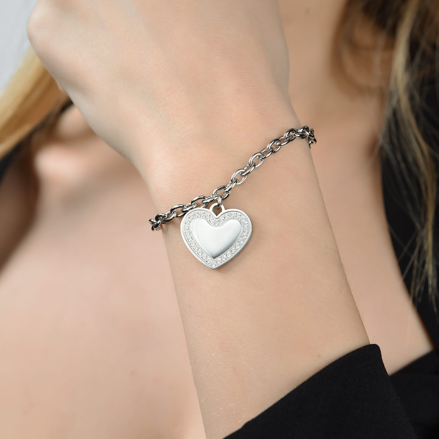 WOMEN'S STEEL HEART BRACELET WITH WHITE CRYSTALS