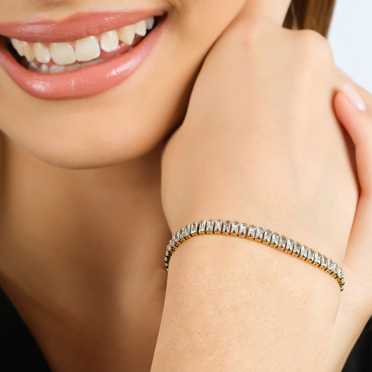 WOMEN'S STEEL TENNIS BRACELET WITH WHITE BAGUETTE CRYSTALS