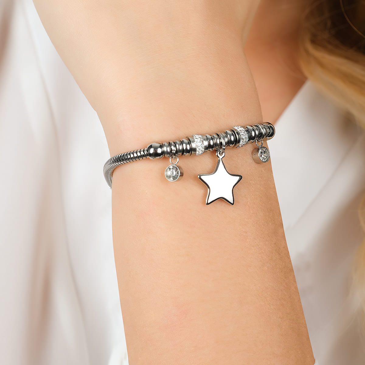 WOMEN'S STEEL BRACELET WITH STAR AND WHITE CRYSTALS