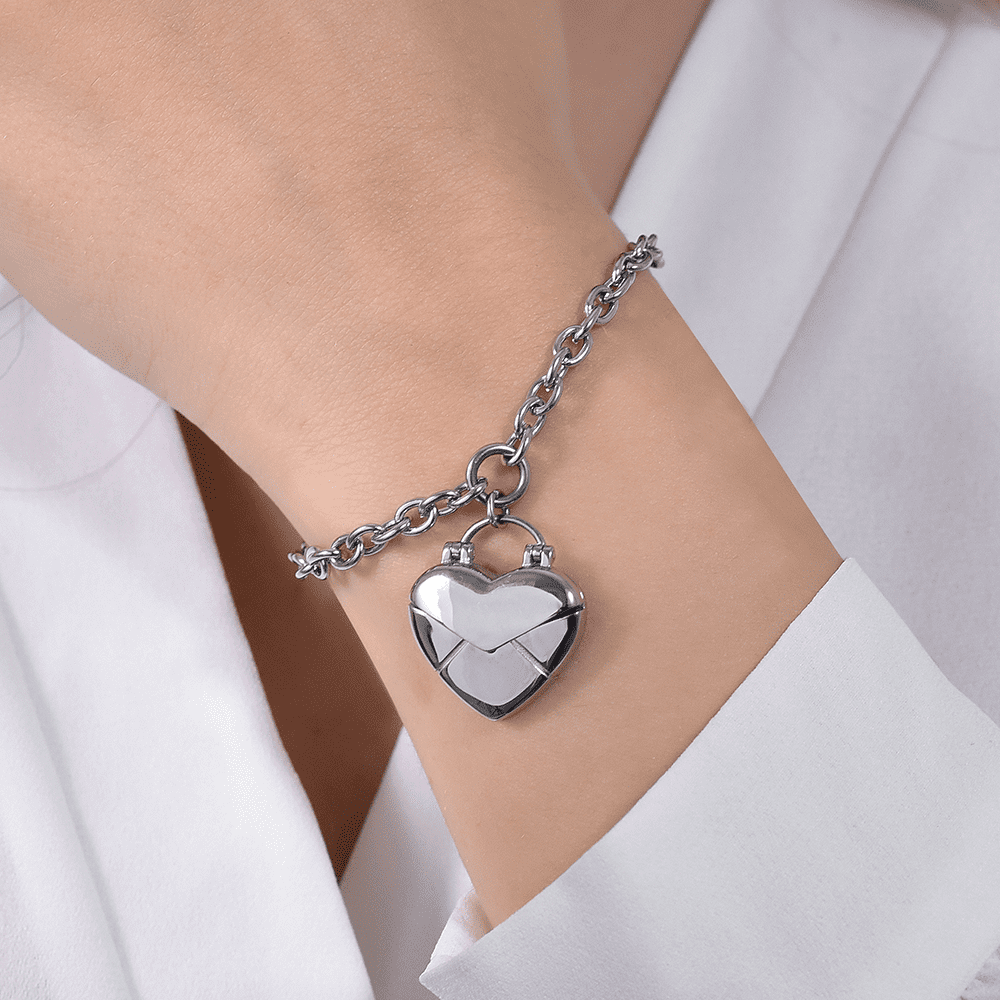 WOMEN'S STEEL HEART LETTER BRACELET