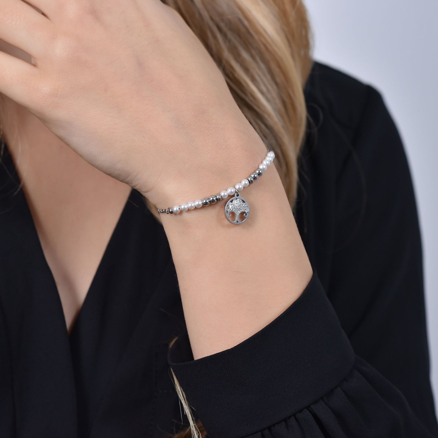 WOMEN'S STEEL BRACELET WITH PEARLS AND TREE OF LIFE