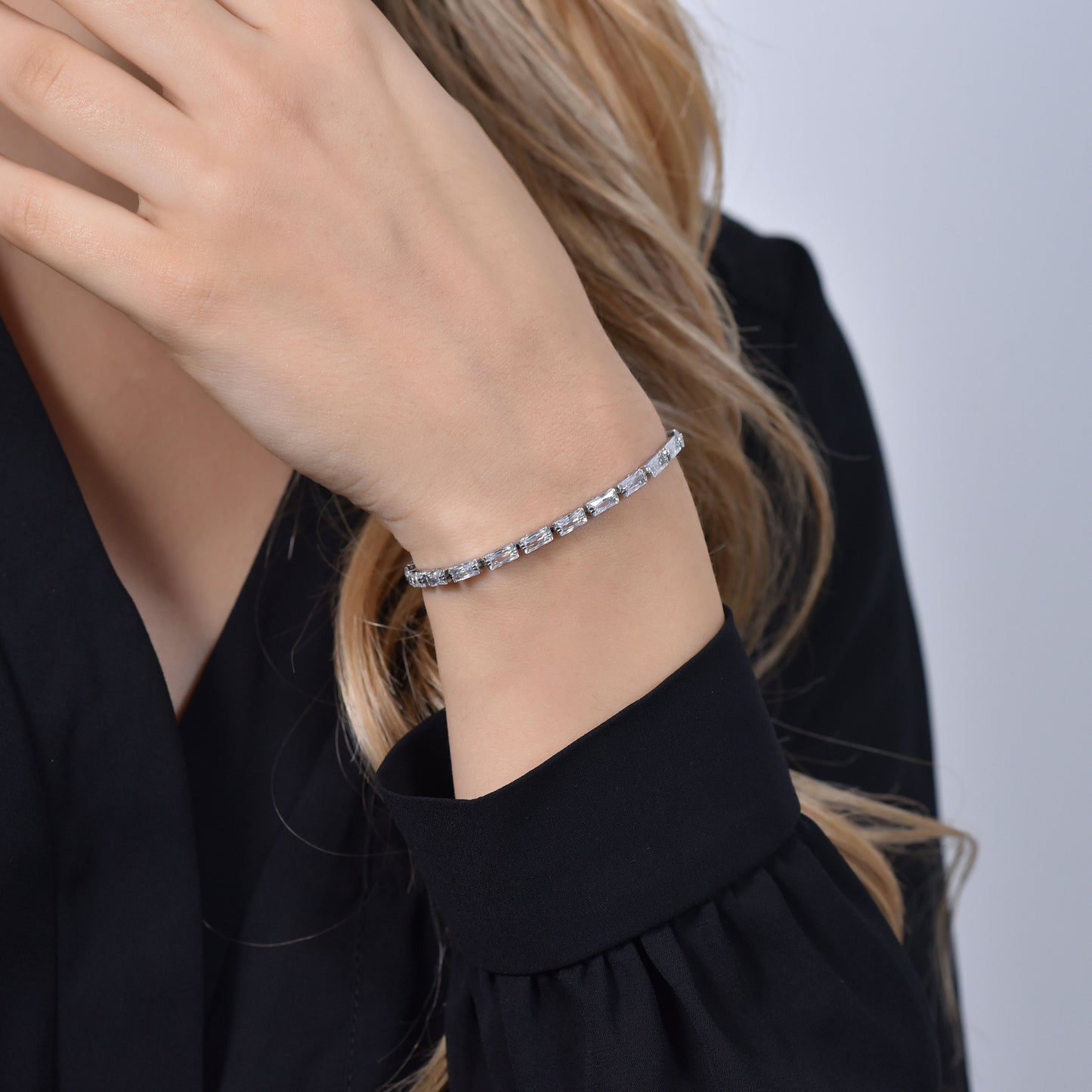 WHITE BAGUETTE CUBIC ZIRCONIA WOMEN'S TENNIS BRACELET