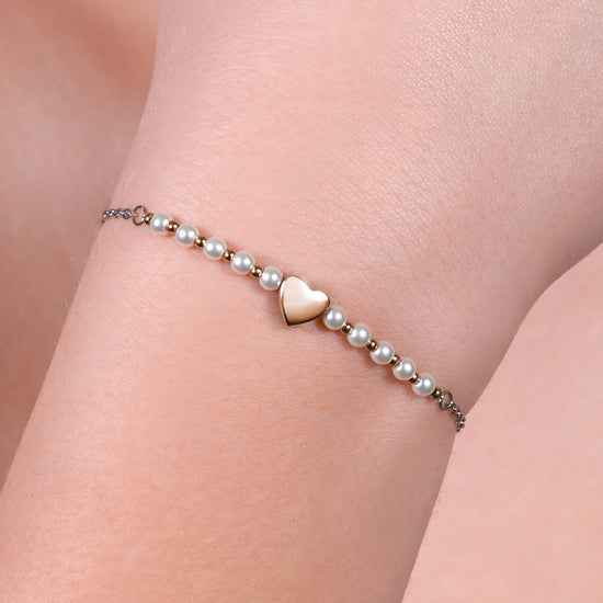 BRACCIALE DONNA IN ACCIAIO IP GOLD E PERLE BIANCHE CON CUORE IP ROSE