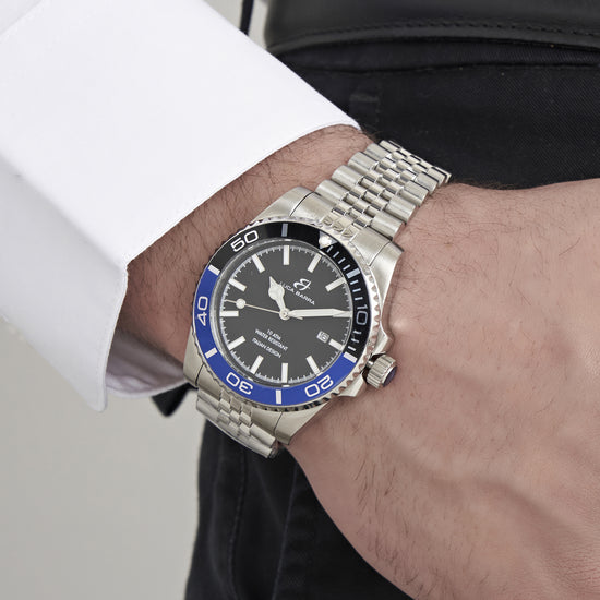 STEEL CASE WATCH BLACK DIAL BLACK AND BLUE BEZEL