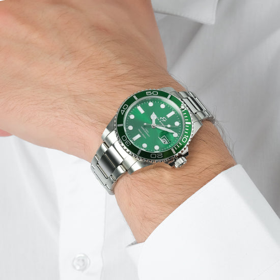 WATCH WITH STEEL CASE GREEN BEZEL GREEN DIAL