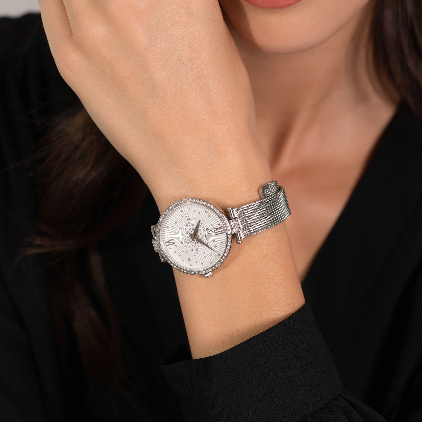 WOMEN'S STEEL WATCH WITH WHITE CRYSTAL DIAL BEZEL