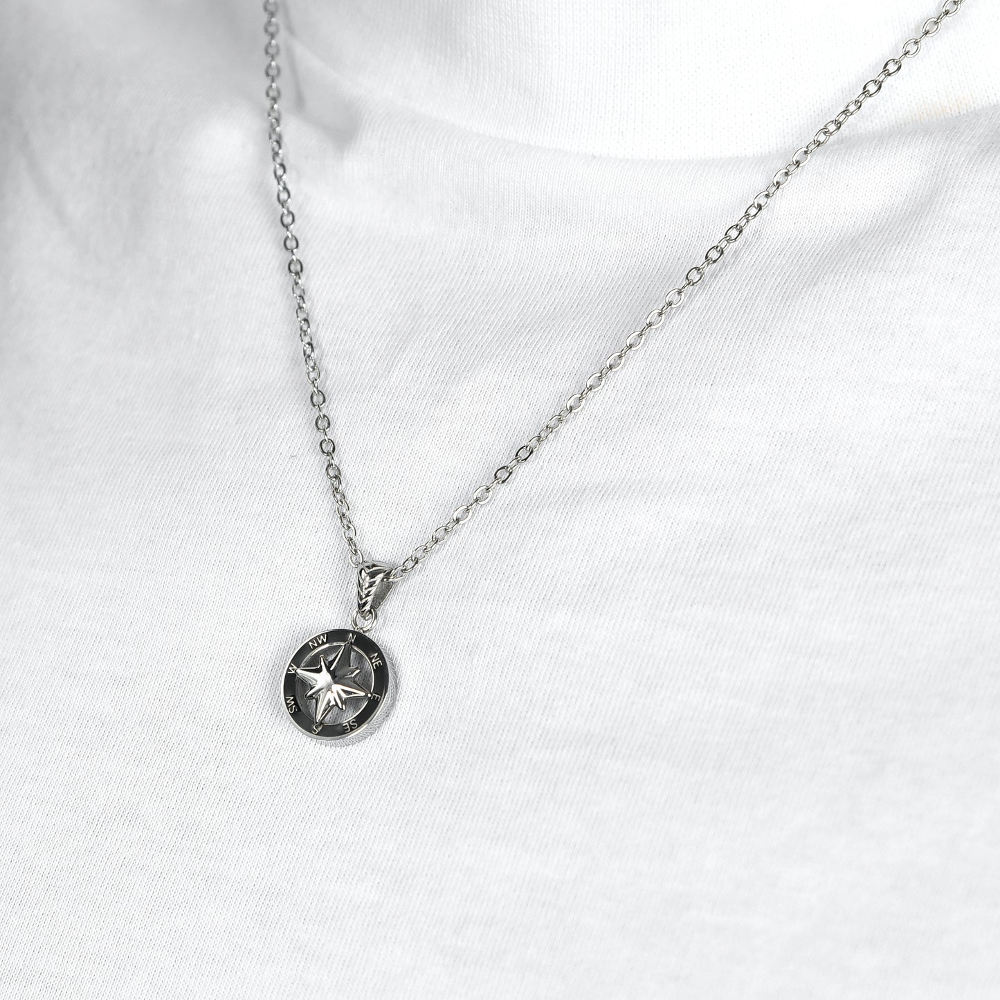 STEEL MEN'S NECKLACE WITH COMPASS ROSE AND BLACK ENAMEL