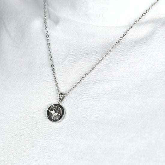 STEEL MEN'S NECKLACE WITH COMPASS ROSE AND BLACK ENAMEL