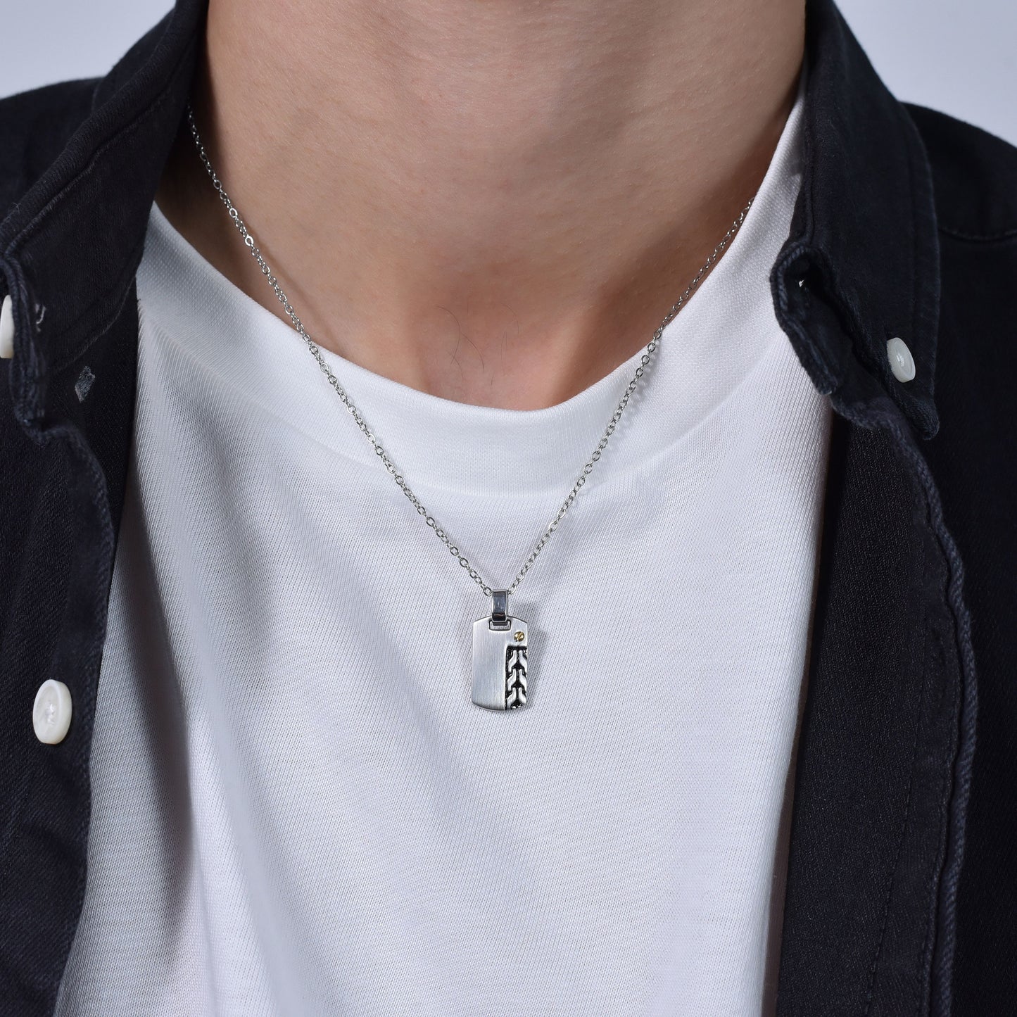 STEEL MEN'S NECKLACE WITH ELEMENT