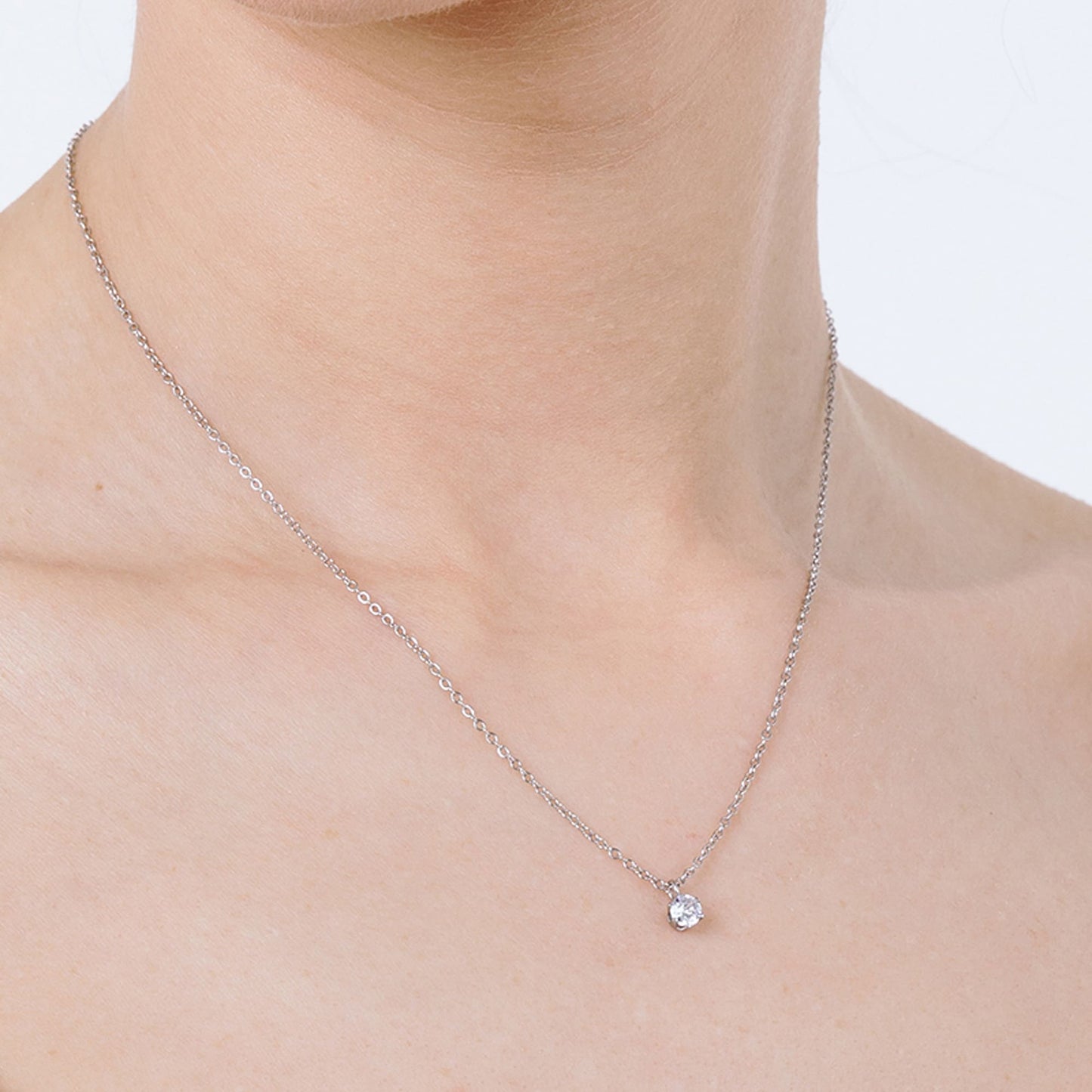 WOMEN'S STEEL POINT LIGHT NECKLACE WITH 4MM WHITE CRYSTAL