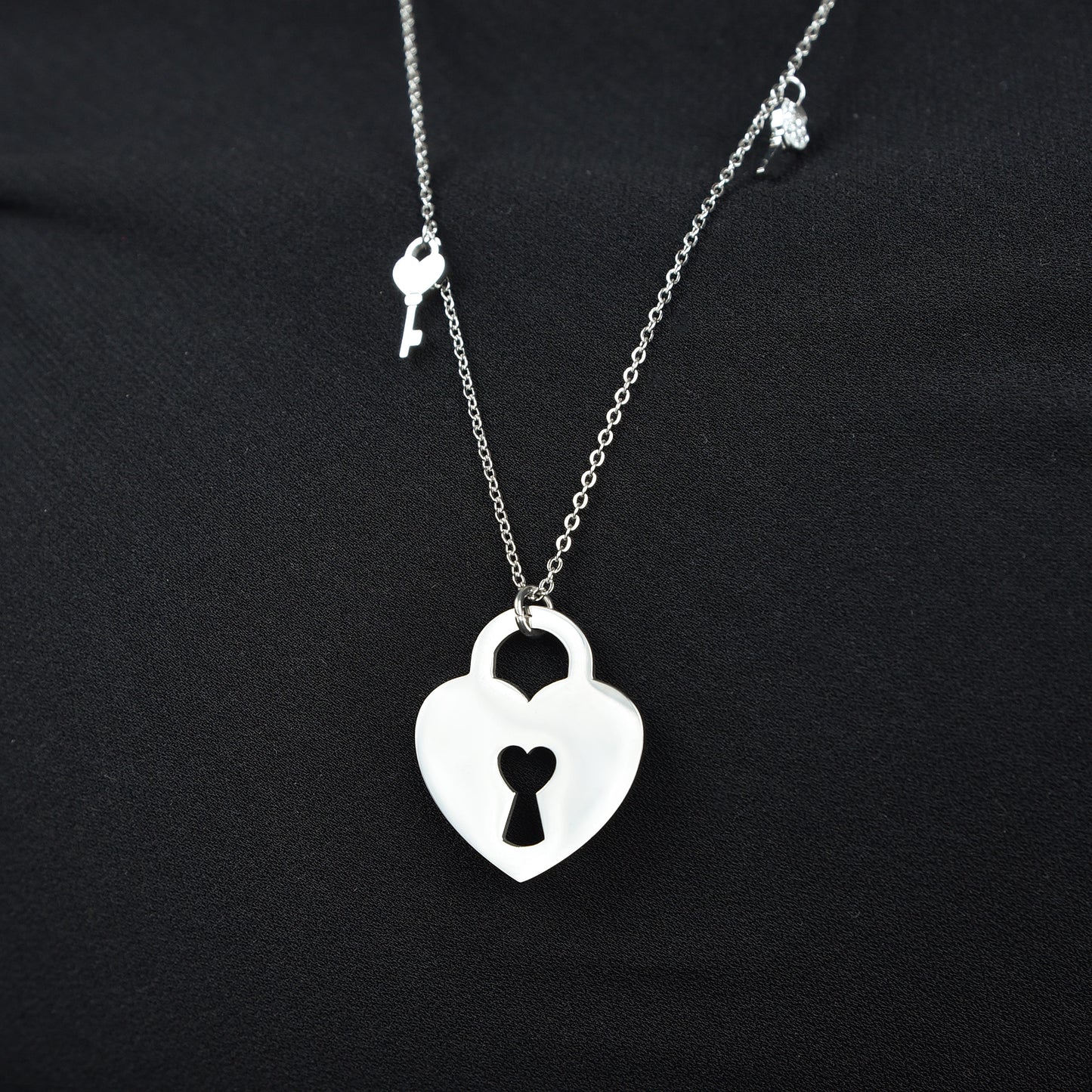 STEEL HEART PADLOCK NECKLACE WITH KEYS