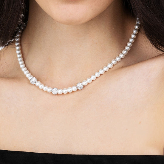 WOMAN PEARL NECKLACE WITH WHITE CRYSTALS