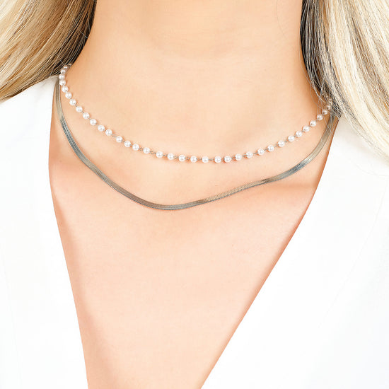 WOMEN'S STEEL NECKLACE WITH WHITE PEARLS