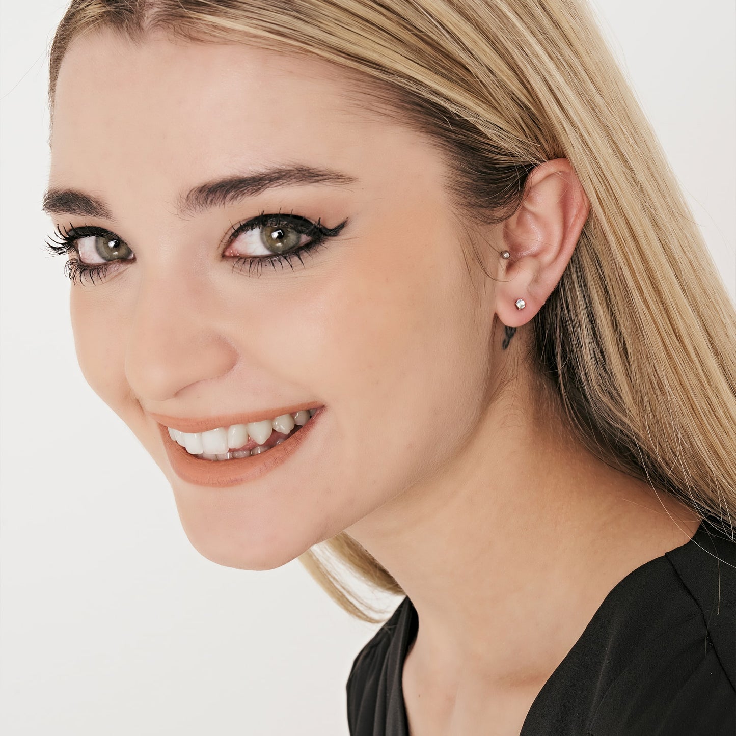 MONO POINT LIGHT IP GOLD STEEL EARRING WITH 3MM WHITE CRYSTAL